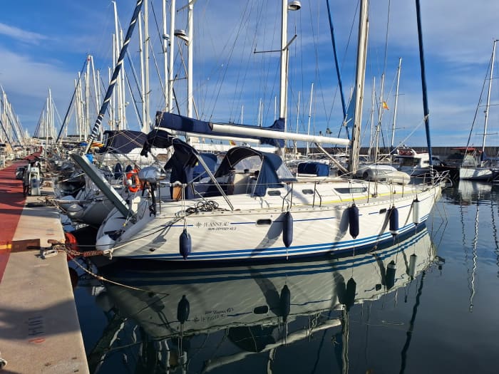 Full-day sailing trip in El Masnou on a sailboat