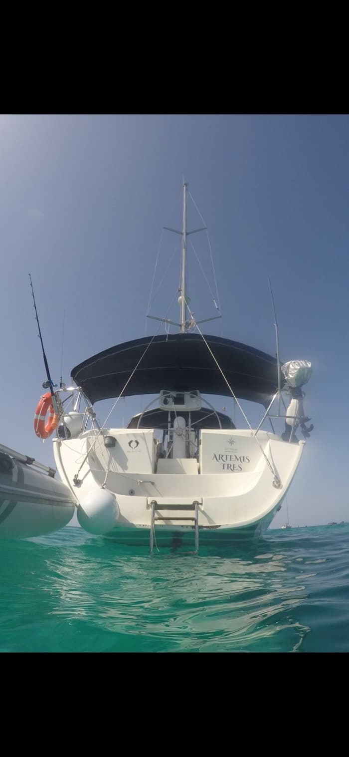 Full-day sailing trip in El Masnou on a sailboat