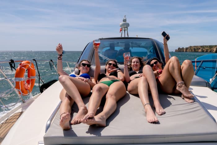 3 ore a Lagos: noleggia una barca a motore e divertiti