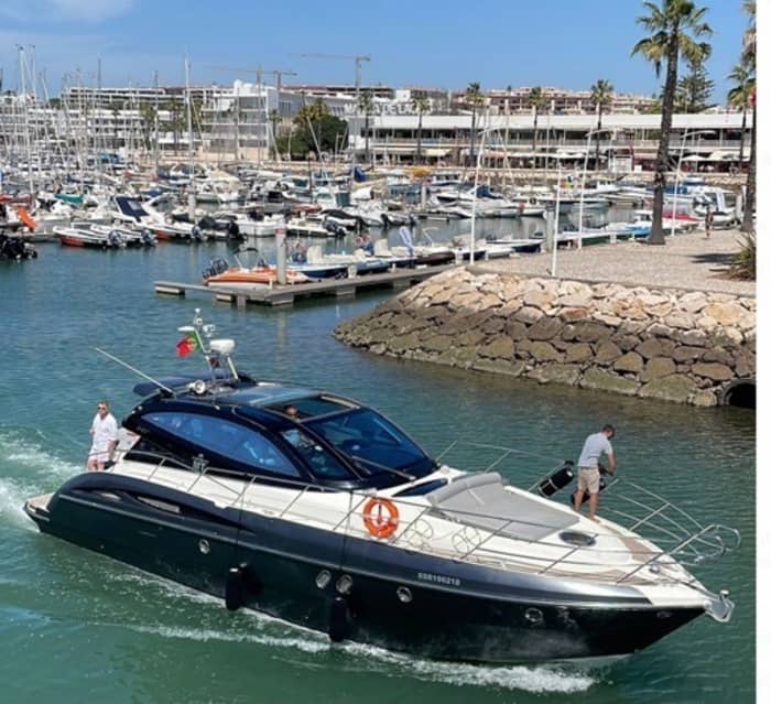 3 ore a Lagos: noleggia una barca a motore e divertiti