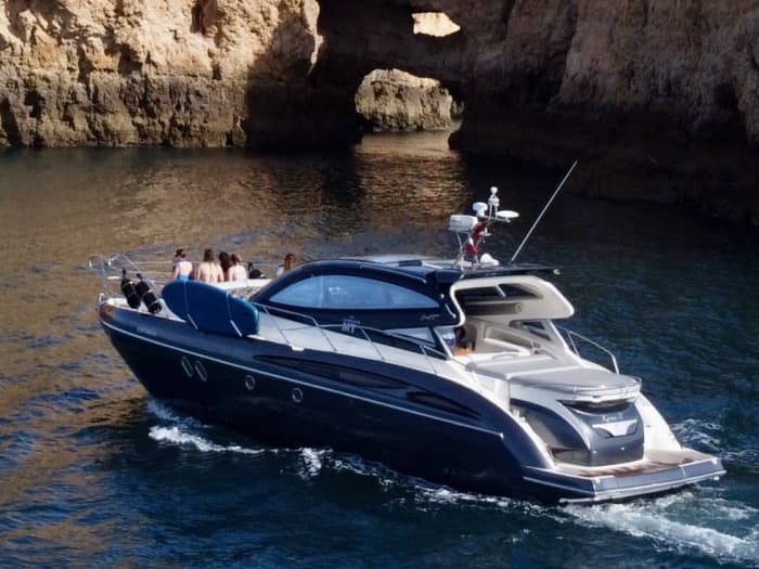 3 ore a Lagos: noleggia una barca a motore e divertiti