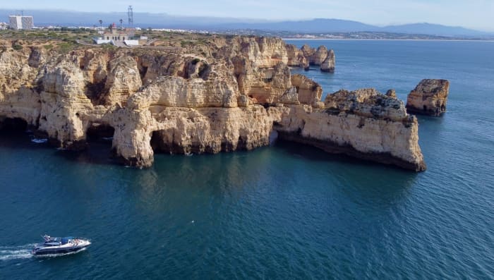 3 ore a Lagos: noleggia una barca a motore e divertiti
