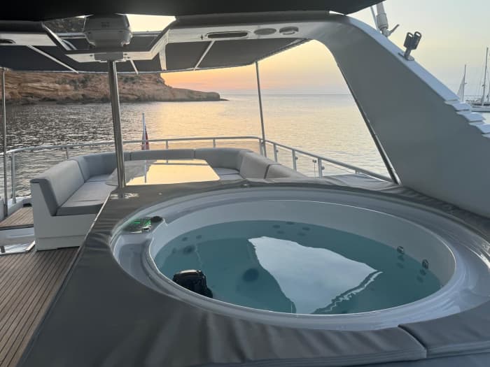 Exklusive Superyacht-Charter Ibiza