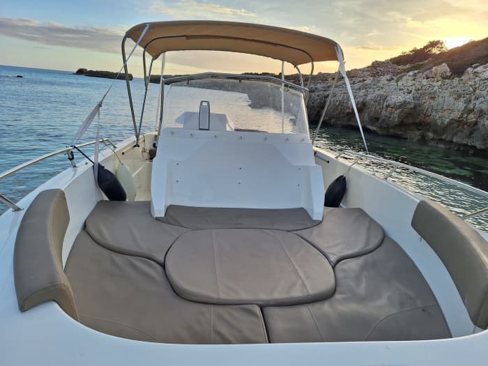 Tour privato in barca di Minorca