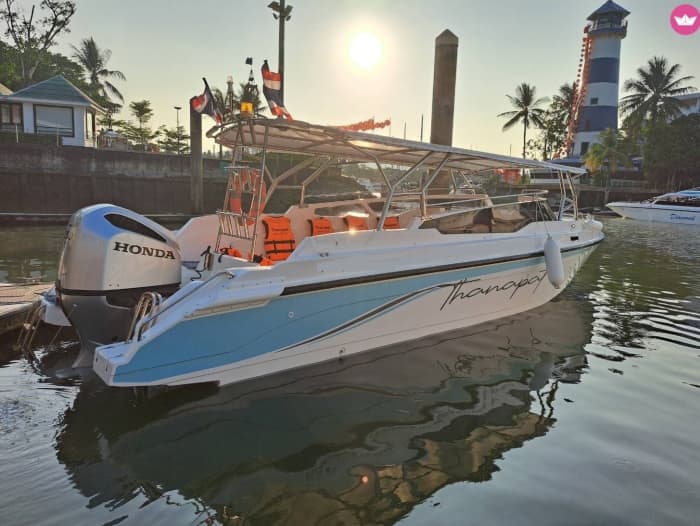 Profitez de chaque instant : une journée ensoleillée autour de Phuket en bateau à moteur