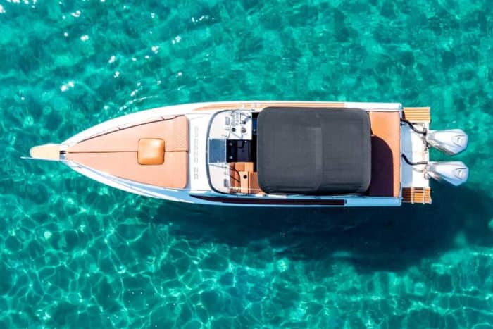 Détendez-vous lors d'une excursion en bateau de 3h30 à Agios Sostis.