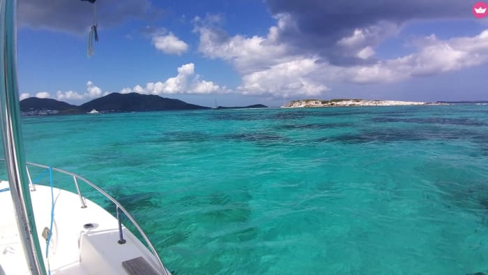 Een hele dag op zee: op weg naar Anguilla of Saint Martin.