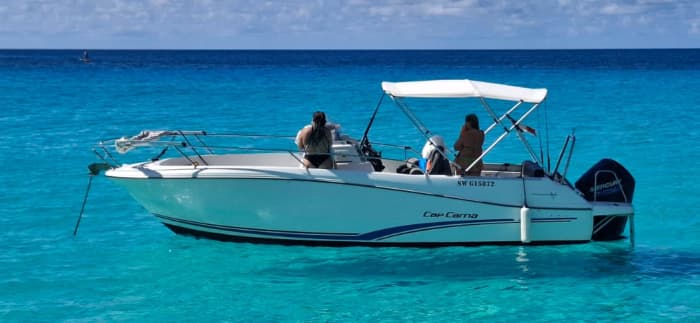 Een hele dag op zee: op weg naar Anguilla of Saint Martin.