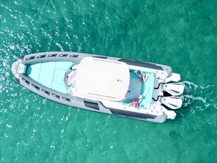 Enjoy 8h on a motorboat in Olbia