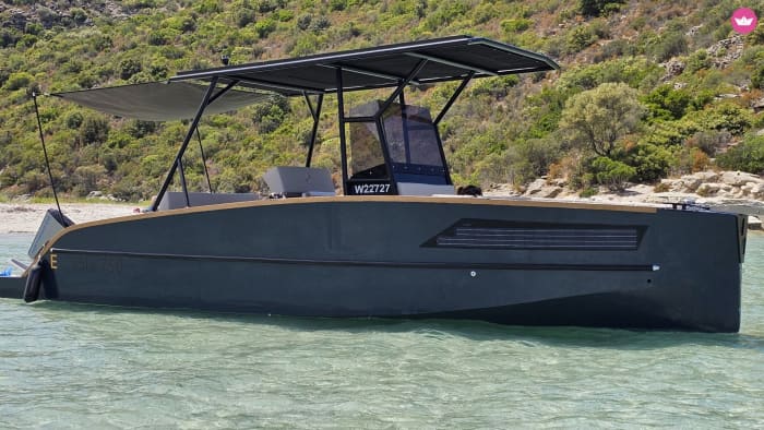 Marine Escape: Between the Agriates Desert and Cap Corse