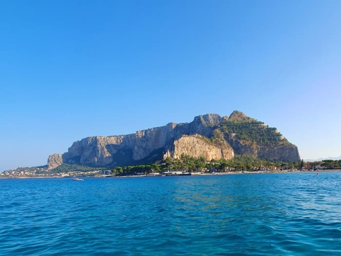 Luxe boottocht in Palermo: privacy, comfort en turquoise wateren