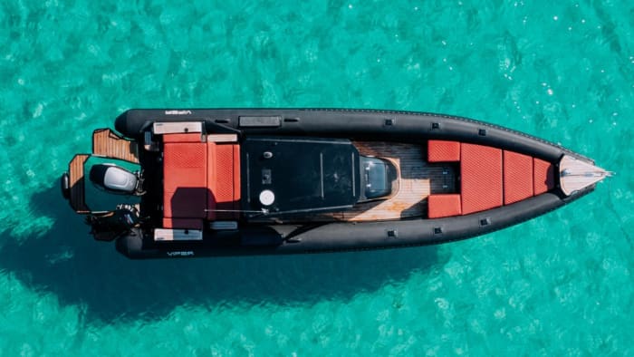 Easy Mykonos getaway: A 2h30 boat trip on a motorboat