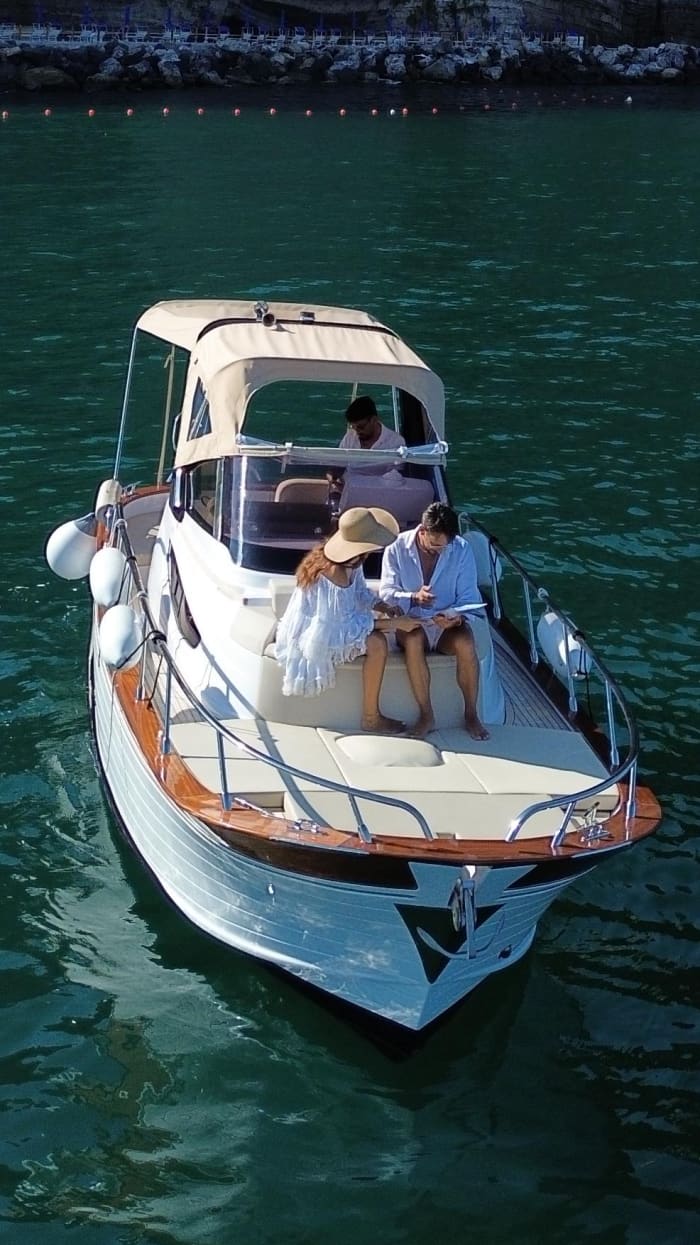 Private boat tour to Capri from Capri (3.3 hours)
