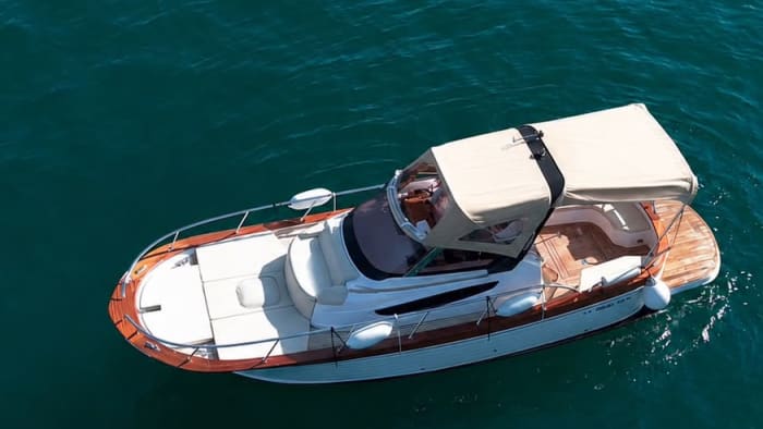 Private boat tour to Capri from Capri (3.3 hours)