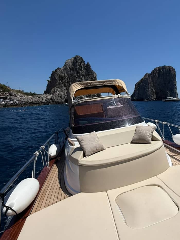 Private boat tour to Capri from Capri (3.3 hours)