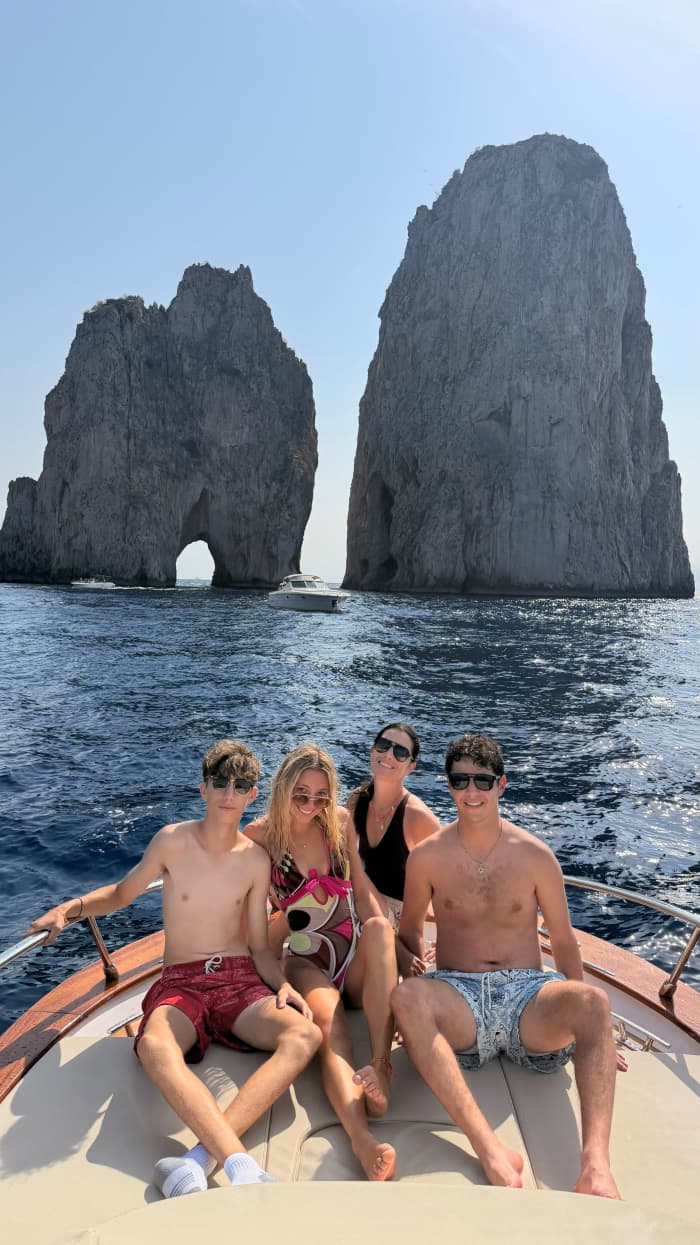 Private boat tour to Capri from Capri (3.3 hours)