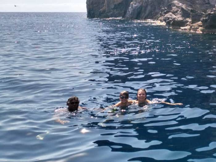 Privéboottocht met snorkelen, tussen vulkanen, bubbels en lava.