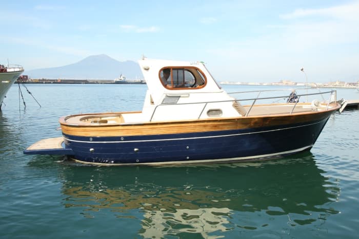 Private boat tour of Positano on a motorboat