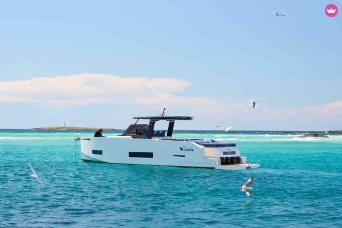 Discover the Balearic Islands: a boat tour between Ibiza and Formentera