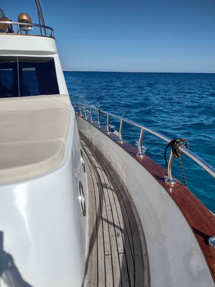 Full-day motorboat rental in Hurghada