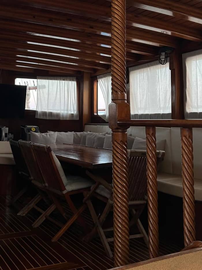 Ihr Amalfi-Küsten-Erlebnis: ein exklusiver Tag an Bord einer Gulet