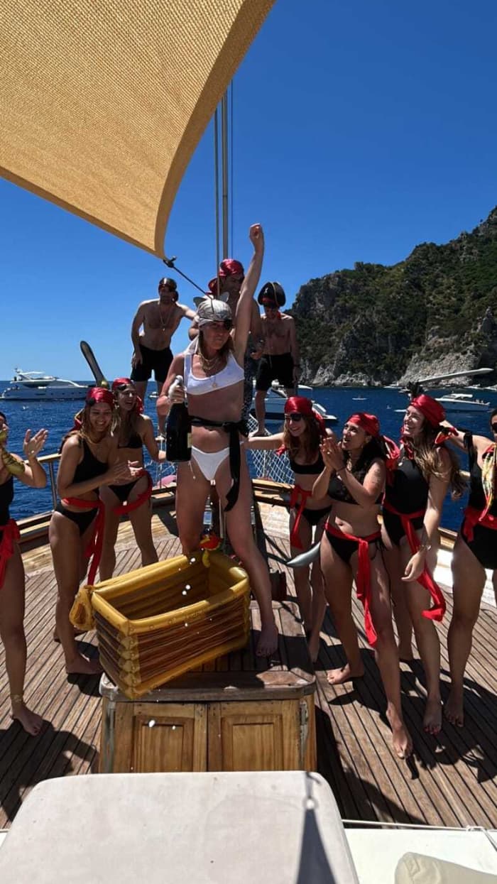 Ihr Amalfi-Küsten-Erlebnis: ein exklusiver Tag an Bord einer Gulet