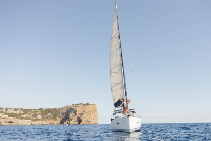 Een zeiltocht van een halve dag langs de westkust van Mallorca! Bekijk al onze andere ervaringen :)