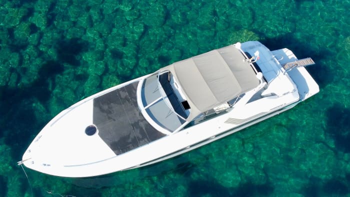 4h of sun around Roses on a motorboat