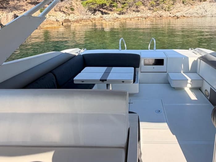 4h of sun around Roses on a motorboat