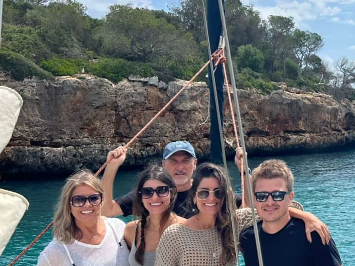 4-hour sailing adventure through the most beautiful coves of Mallorca!