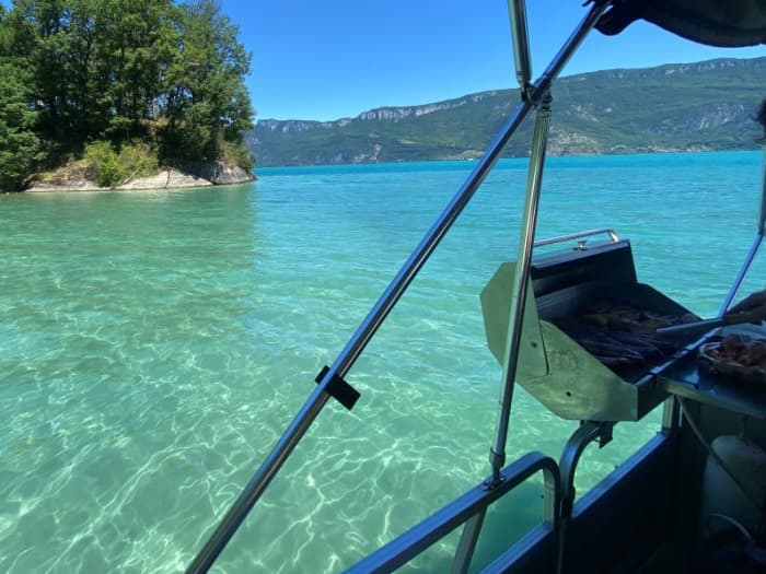 Relax in Aix-les-Bains: 8h of sun on a motorboat
