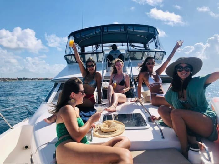 Verken Tulum vanaf het water: een hele dag op het water aan boord van een motorboot.
