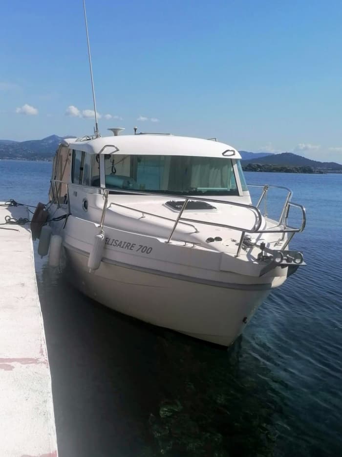 Détente au Brusc : 7h30 de soleil sur un bateau à moteur