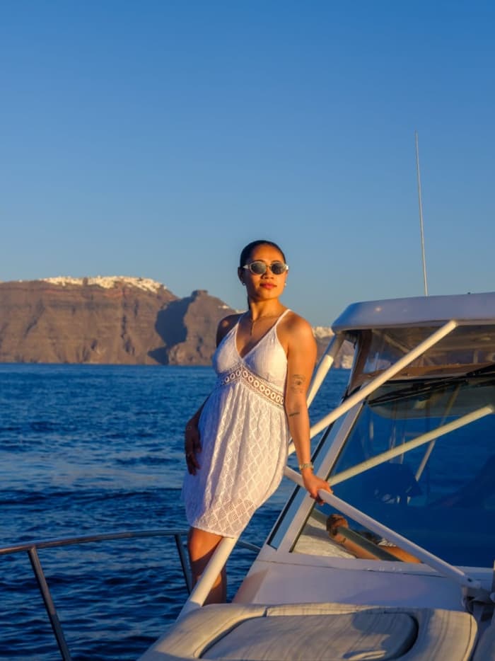 Enjoy a full day on a motorboat in Santorini