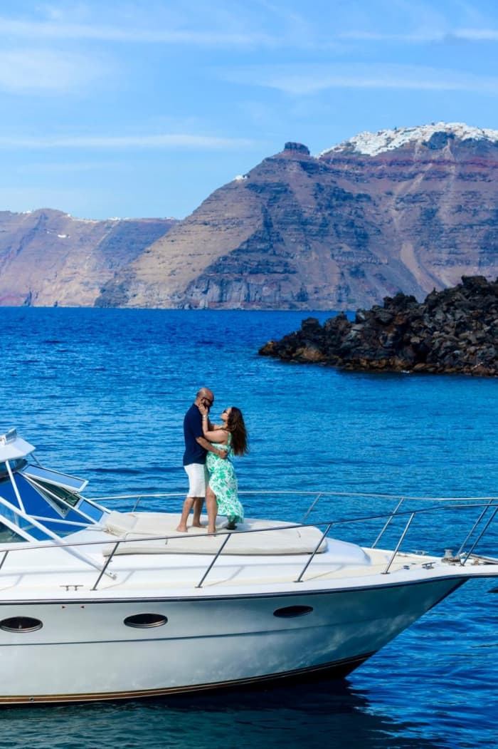 Enjoy a full day on a motorboat in Santorini