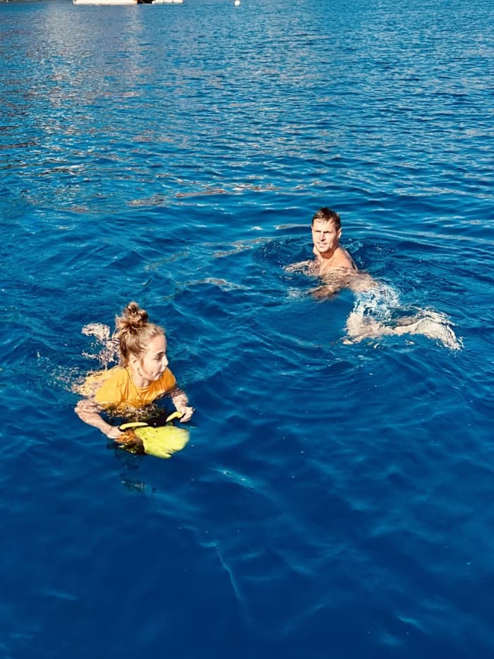 Enjoy a full day on a motorboat in Santorini