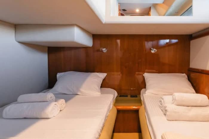 Ferreti 620 with flybridge