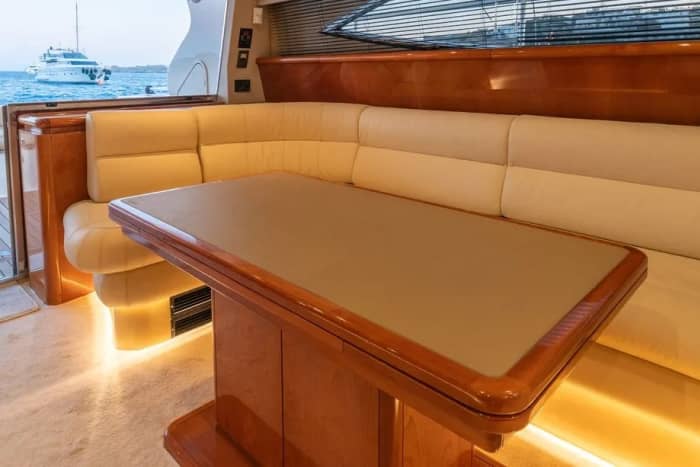 Ferreti 620 with flybridge