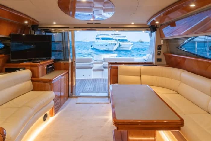 Ferreti 620 with flybridge