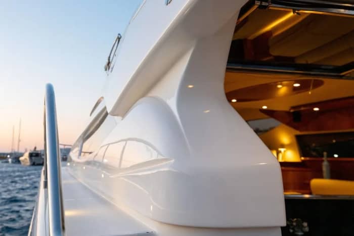Ferreti 620 with flybridge