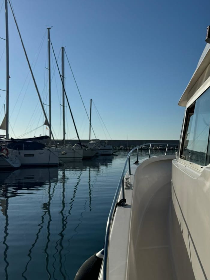 Tillbringa 4 timmar och 30 minuter på vattnet i Fuengirola med sol och klart vatten