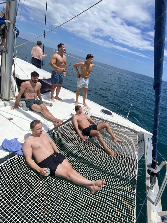 Entdecken Sie Marbella auf einem Katamaran für einen ganzen Tag