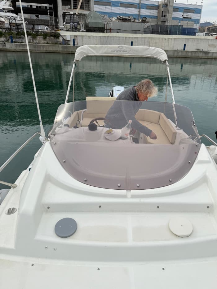 4 uur zon rondom Genua op een motorboot