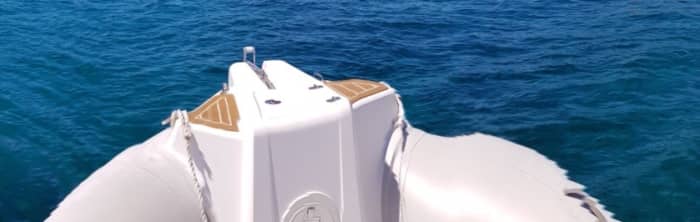 Découvrez Port Fréjus : une demi-journée de pur bonheur en bateau à moteur