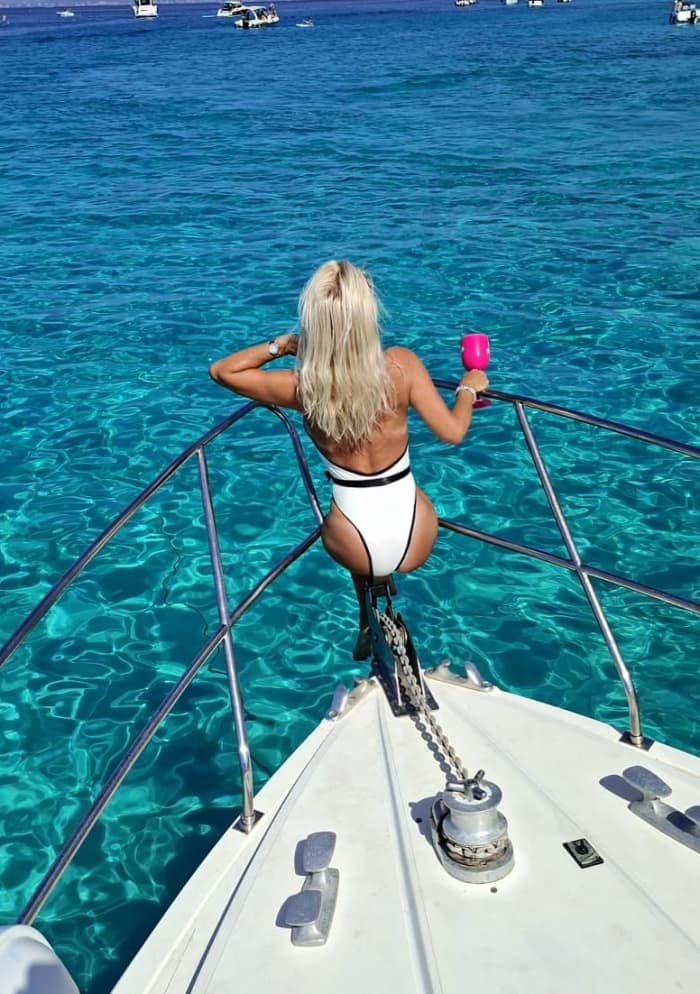 Inclusief drankjes, schipper en brandstof! Breng 3,5 of 7 uur door op het water van Mallorca en geniet van de zon en het heldere water.