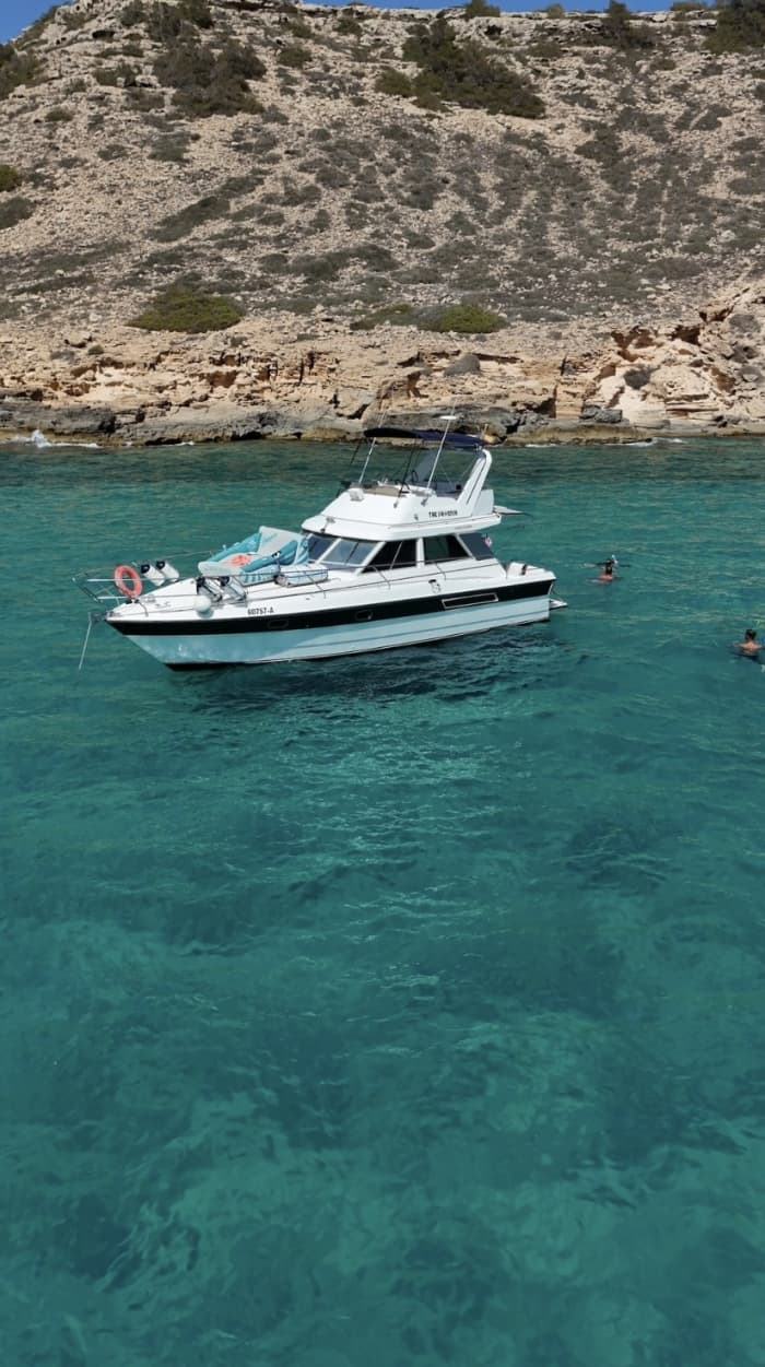 Drinks included!!! 7-hour private boat trip along Mallorca's most beautiful coastline with a motorboat