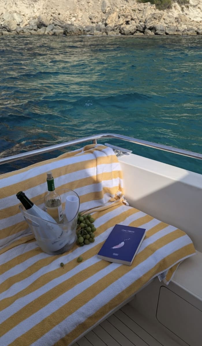 Drinks included!!! 7-hour private boat trip along Mallorca's most beautiful coastline with a motorboat