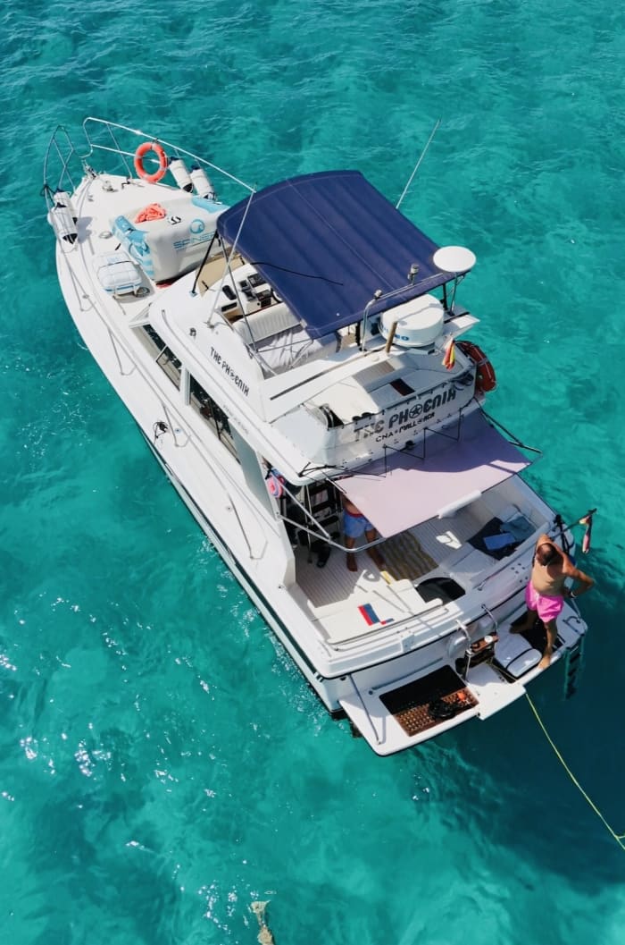 Drinks included!!! 7-hour private boat trip along Mallorca's most beautiful coastline with a motorboat