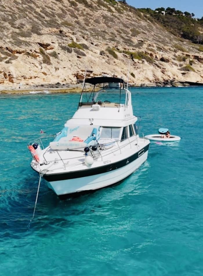 Drinks included!!! 7-hour private boat trip along Mallorca's most beautiful coastline with a motorboat