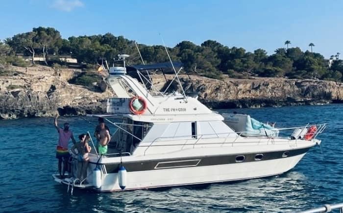 Drinks included!!! 7-hour private boat trip along Mallorca's most beautiful coastline with a motorboat